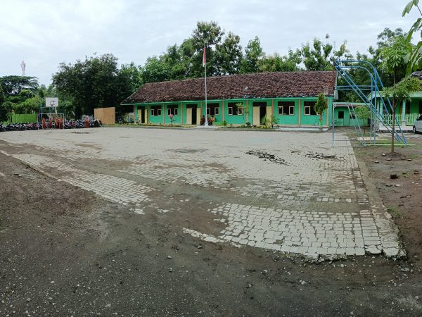 Lapangan Basket SMP Negeri 2 Gondang