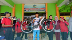 Pemenang undian sepeda gunung-HUT Kemerdekaan RI ke-77